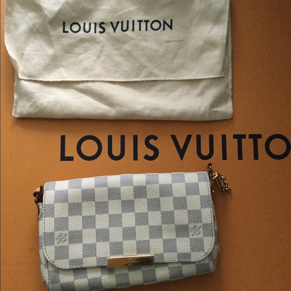 Louis Vuitton favorite pm. SOLD